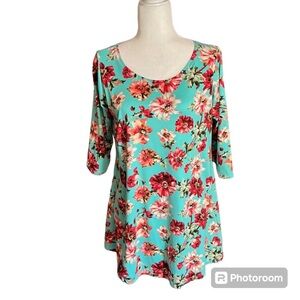 Flirty Pink Blue 3/4 Sleeve Floral Tunic Top